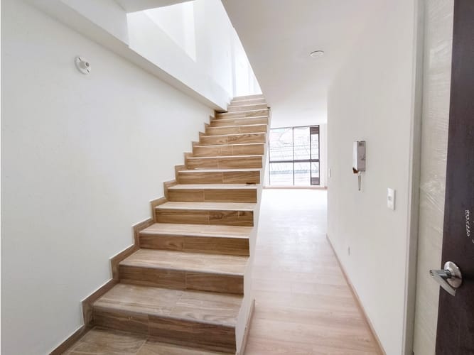 Apartamento de 1 alcoba en venta en Santa Barbara Centro, Bogotá, 42 m² · foto 6 de 12