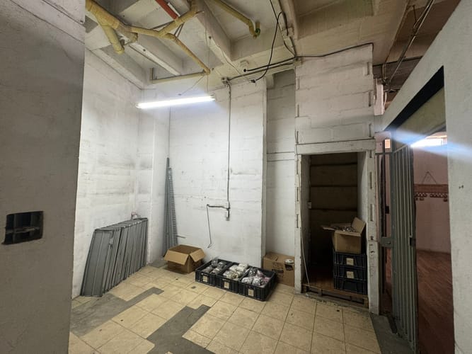 Bodega en arriendo en Cristo Rey, Medellín, 350 m² · foto 2 de 16