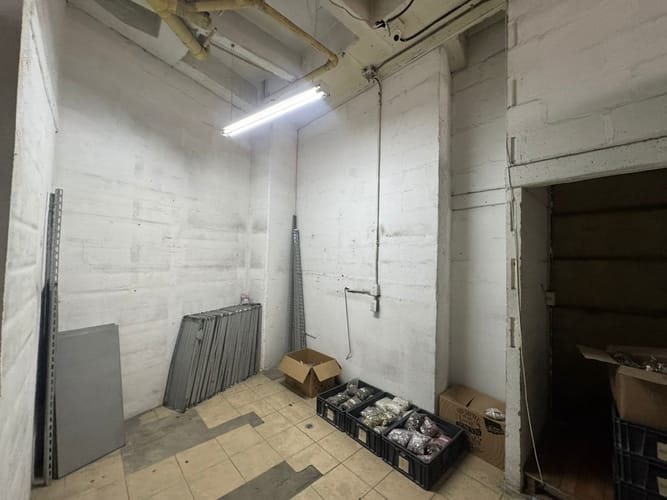 Bodega en arriendo en Cristo Rey, Medellín, 350 m² · foto 8 de 16