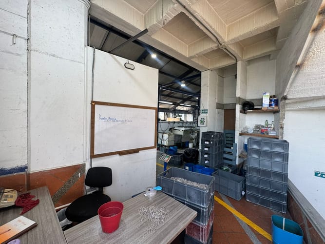 Bodega en arriendo en Cristo Rey, Medellín, 350 m² · foto 12 de 16
