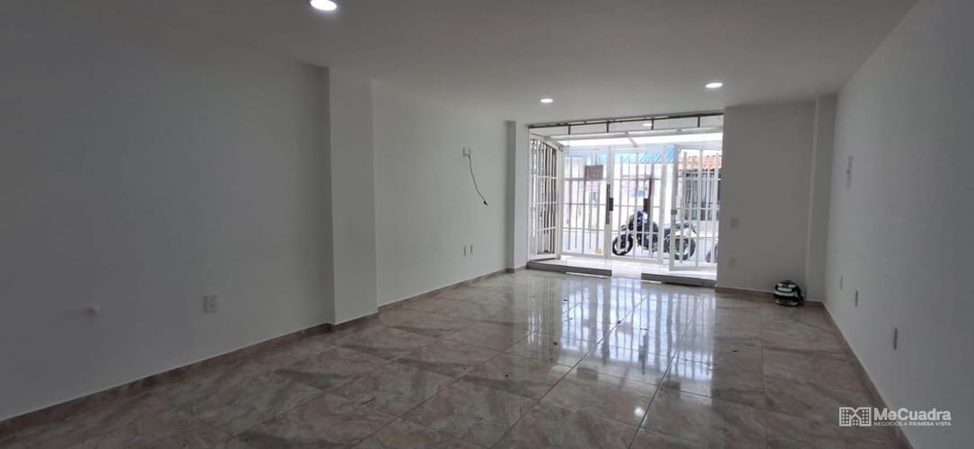 Local en venta en Santa Cruz, Girón, 25 m² · foto 3 de 9