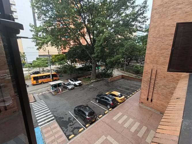 Oficina en arriendo en El Poblado, Medellín, 68 m² · foto 10 de 14