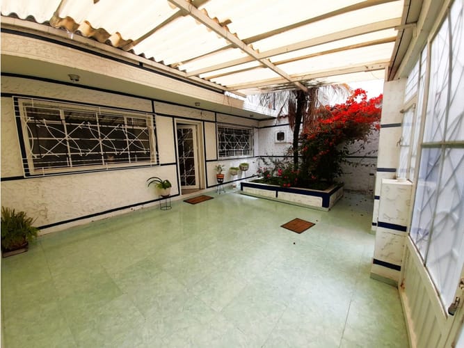 Casa de 7 alcobas en venta en El Trebol, Soacha, 330 m² · foto 2 de 20