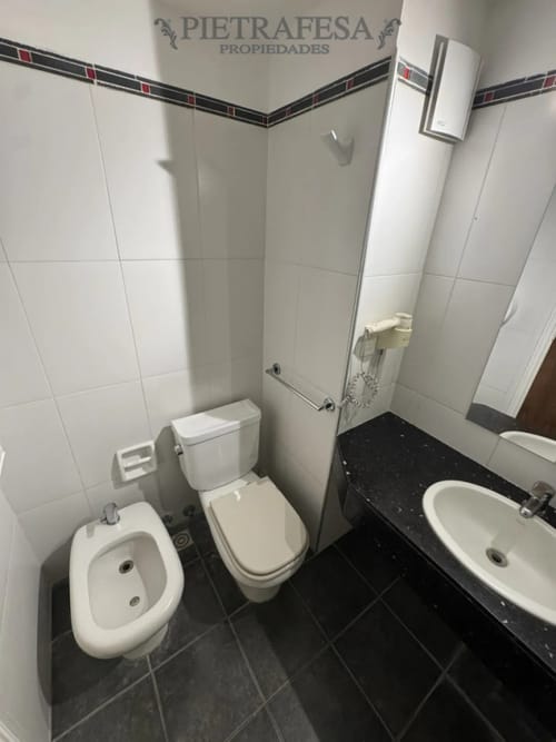 Apartamento en alquiler, monoambiente, 1 baño. Semi amueblado. Centro. · Foto 6