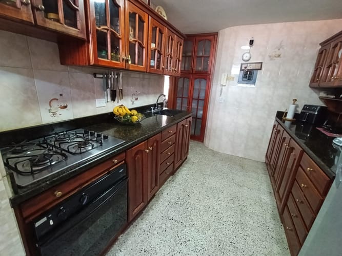 Apartamento de 3 alcobas en arriendo en Laureles, Medellín, 150 m² · foto 2 de 20