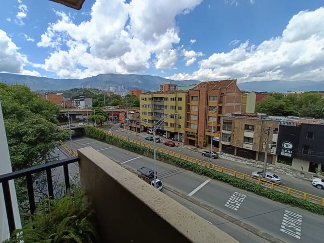 Apartamento de 3 alcobas en arriendo en Laureles, Medellín, 150 m² · foto 14 de 20