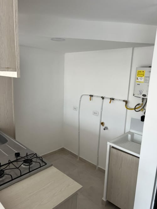 Apartaestudio en arriendo en Cristobal, Medellín, 39 m² · foto 2 de 7