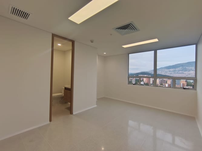 Consultorio en arriendo en Laureles, Medellín, 30 m² · foto 4 de 10