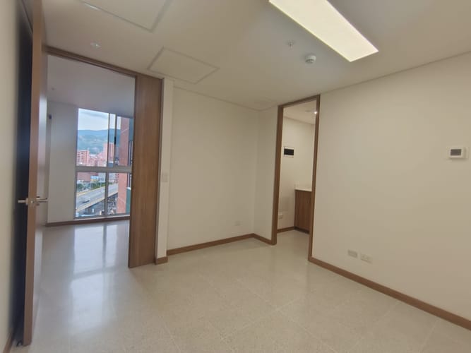 Consultorio en arriendo en Laureles, Medellín, 30 m² · foto 7 de 10
