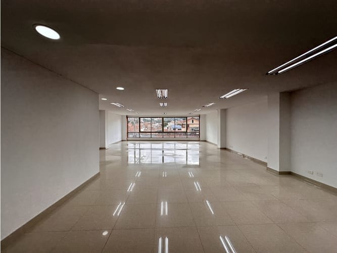 Edificio en venta en Los Libertadores, Cali, 1484 m² · foto 4 de 22