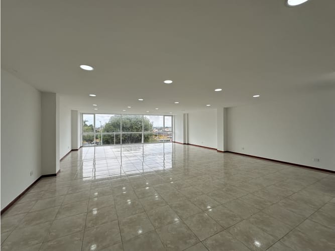 Edificio en venta en Los Libertadores, Cali, 1484 m² · foto 6 de 22