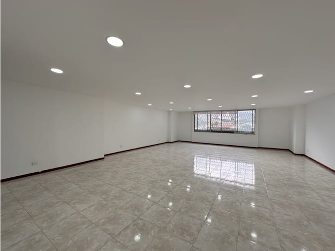 Edificio en venta en Los Libertadores, Cali, 1484 m² · foto 7 de 22