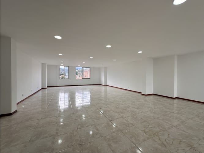 Edificio en venta en Los Libertadores, Cali, 1484 m² · foto 8 de 22
