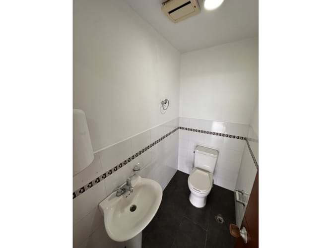 Edificio en venta en Los Libertadores, Cali, 1484 m² · foto 11 de 22