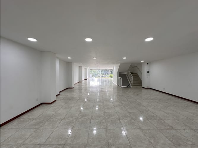 Edificio en venta en Los Libertadores, Cali, 1484 m² · foto 13 de 22