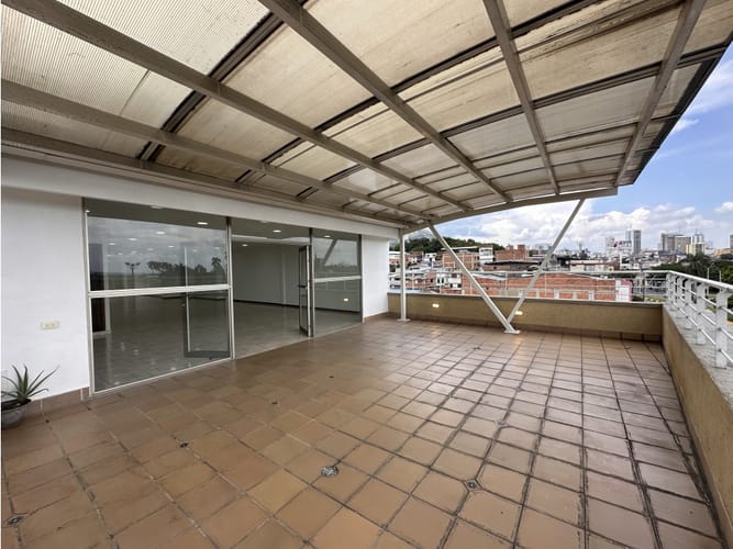 Edificio en venta en Los Libertadores, Cali, 1484 m² · foto 18 de 22
