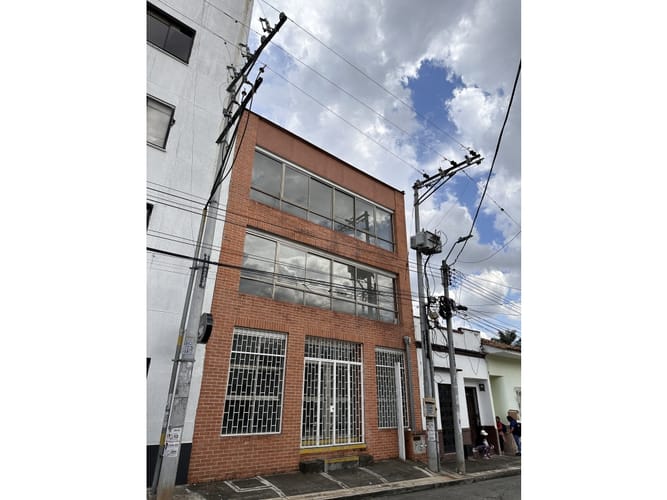 Edificio en venta en Los Libertadores, Cali, 1484 m² · foto 19 de 22