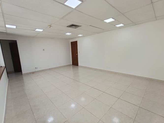 Oficina en arriendo en Las Lomas, Medellín, 37 m² · foto 3 de 9