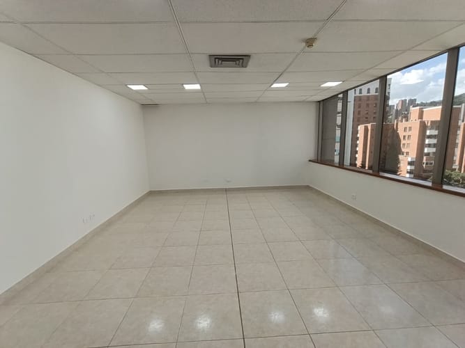 Oficina en arriendo en Las Lomas, Medellín, 37 m² · foto 4 de 9