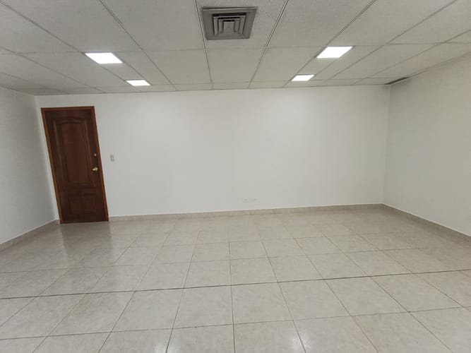 Oficina en arriendo en Las Lomas, Medellín, 37 m² · foto 5 de 9