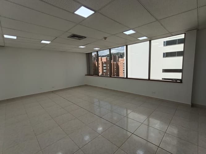 Oficina en arriendo en Las Lomas, Medellín, 37 m² · foto 7 de 9