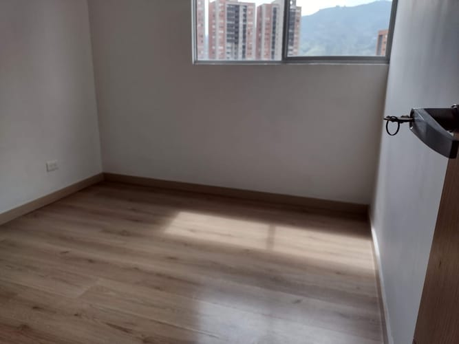 Apartamento de 3 alcobas en arriendo en San Remo, Sabaneta, 76 m² · foto 3 de 15