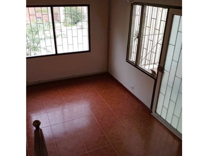 Casa de 7 alcobas en venta en Centro Comercial Centro Suba, Bogotá, 168 m² · foto 6 de 8