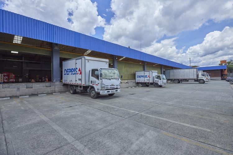 Bodega en arriendo en Cristo Rey, Medellín, 3397 m² · foto 8 de 11