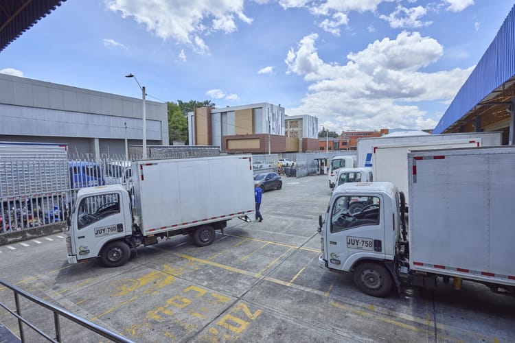 Bodega en arriendo en Cristo Rey, Medellín, 3397 m² · foto 9 de 11