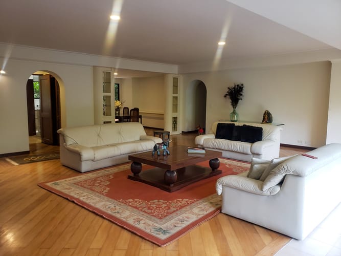 Apartamento de 3 alcobas en arriendo en El Poblado, Medellín, 255 m² · foto 4 de 20
