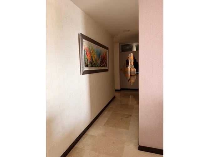Apartamento de 3 alcobas en venta en Cristales, Cali, 200 m² · foto 13 de 24