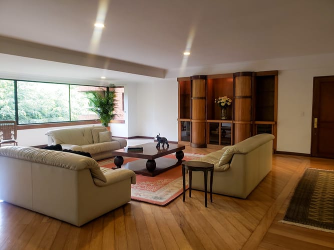 Apartamento de 3 alcobas en arriendo en El Poblado, Medellín, 255 m² · foto 9 de 20