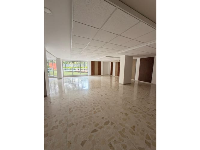 Apartamento de 3 alcobas en venta en Cristales, Cali, 200 m² · foto 21 de 24