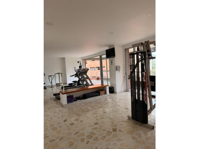 Apartamento de 3 alcobas en venta en Cristales, Cali, 200 m² · foto 23 de 24