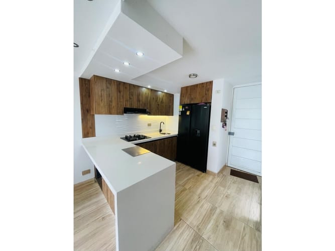 Apartamento de 2 alcobas en venta en Guabinas, Yumbo, 53 m² · foto 2 de 11