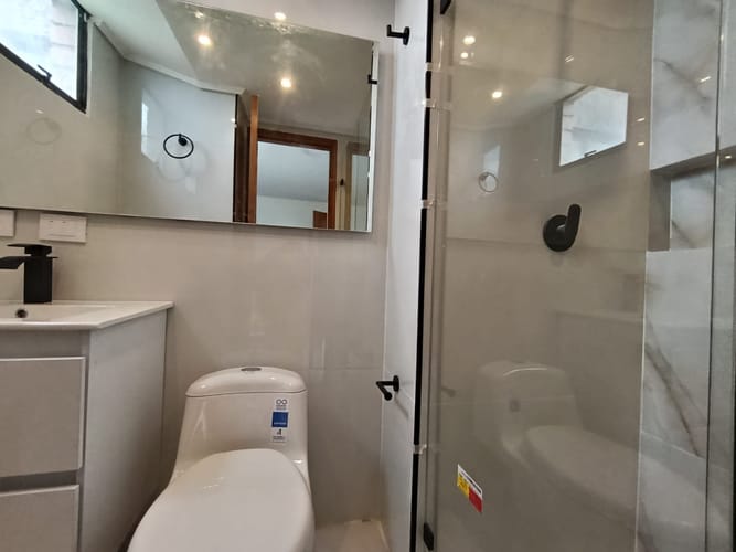 Apartamento de 3 alcobas en arriendo en El Poblado, Medellín, 121 m² · foto 5 de 19