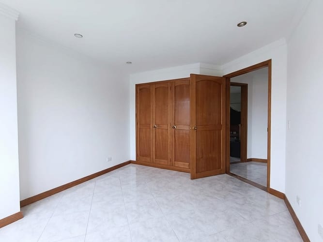 Apartamento de 3 alcobas en arriendo en El Poblado, Medellín, 121 m² · foto 8 de 19