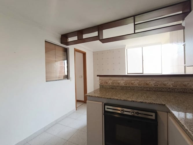 Apartamento de 3 alcobas en arriendo en El Poblado, Medellín, 121 m² · foto 9 de 19