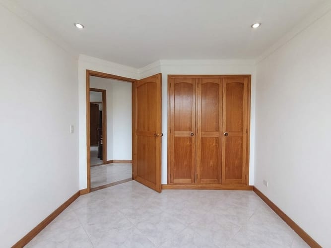 Apartamento de 3 alcobas en arriendo en El Poblado, Medellín, 121 m² · foto 10 de 19