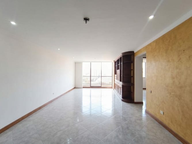 Apartamento de 3 alcobas en arriendo en El Poblado, Medellín, 121 m² · foto 15 de 19