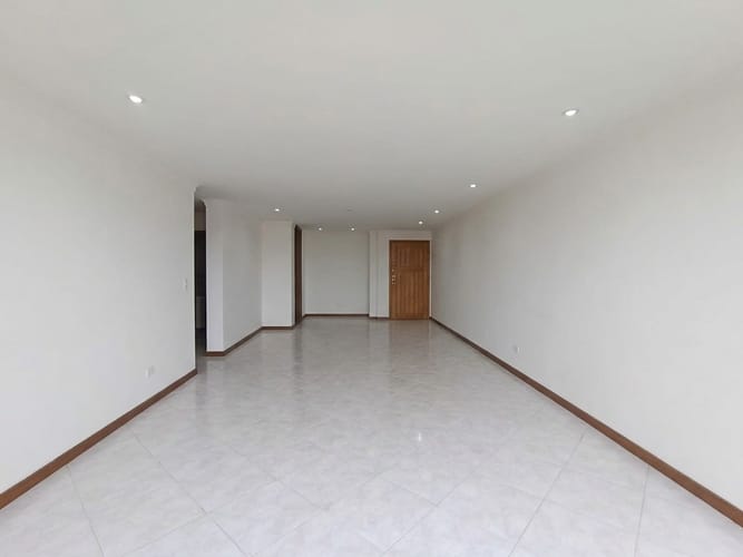 Apartamento de 3 alcobas en arriendo en El Poblado, Medellín, 121 m² · foto 16 de 19