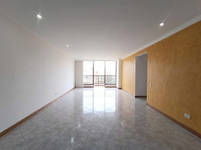 Apartamento de 3 alcobas en arriendo en El Poblado, Medellín, 121 m² · foto 18 de 19