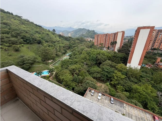 Apartamento de 3 alcobas en arriendo en Loma De Los Bernal, Medellín, 70 m² · foto 8 de 19