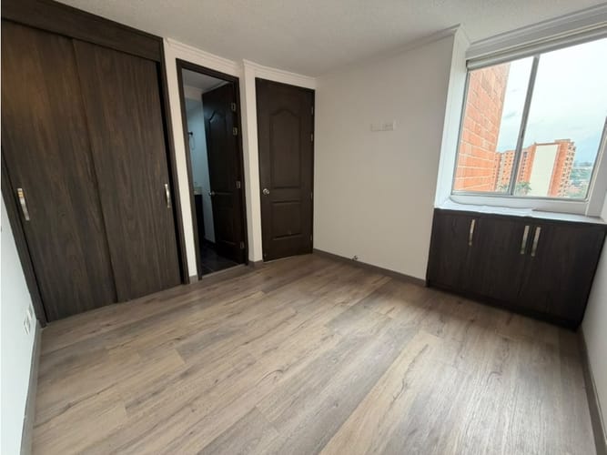 Apartamento de 3 alcobas en arriendo en Loma De Los Bernal, Medellín, 70 m² · foto 12 de 19