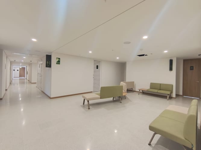 Consultorio en arriendo en Laureles, Medellín, 45 m² · foto 2 de 10