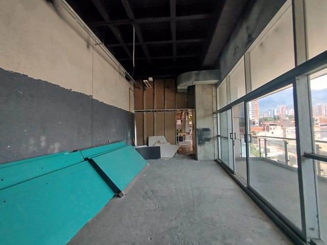 Local en arriendo en Camparola, Itagüí, 218 m² · foto 2 de 15