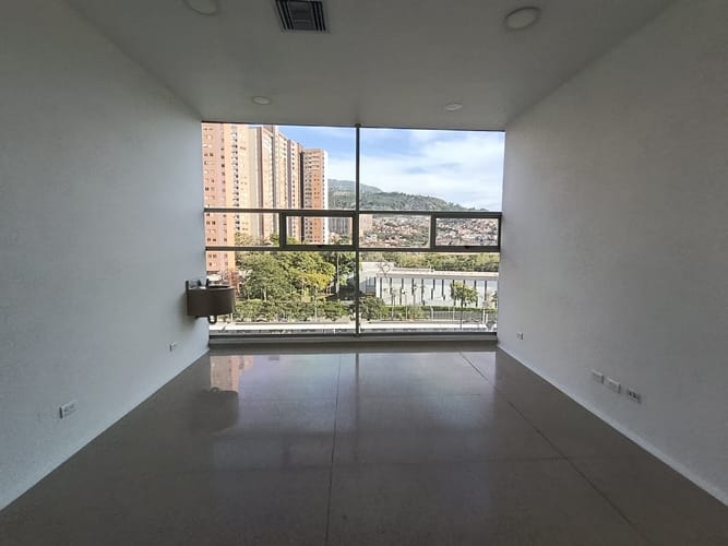 Consultorio en arriendo en Niquia, Bello, 34 m² · foto 2 de 12
