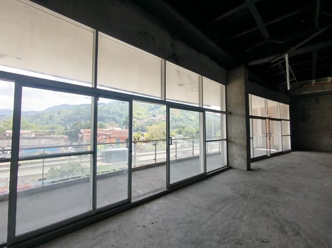 Local en arriendo en Camparola, Itagüí, 218 m² · foto 8 de 15