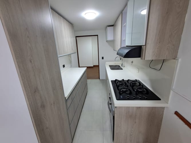 Apartamento de 2 alcobas en arriendo en Patio Bonito, Medellín, 82 m² · foto 4 de 17