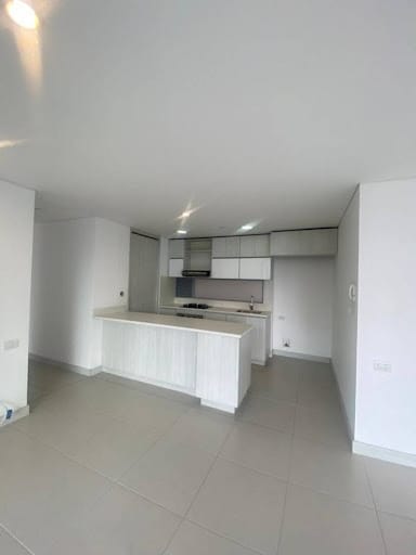 Apartamento de 3 alcobas en arriendo en Loma Del Chocho, Envigado, 102 m² · foto 2 de 9
